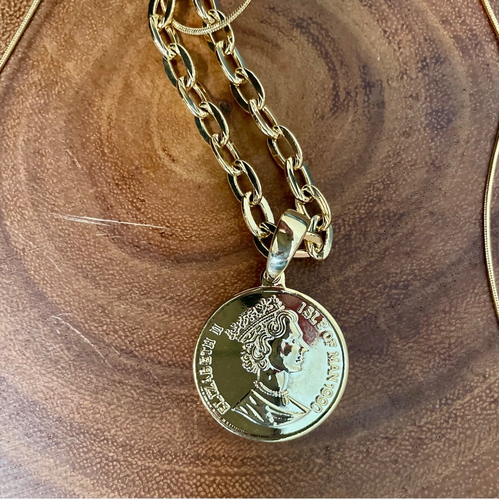 Layered Three Strand Coin Pendant Gold Filled Statement Necklace NWOT - Picture 7 of 8